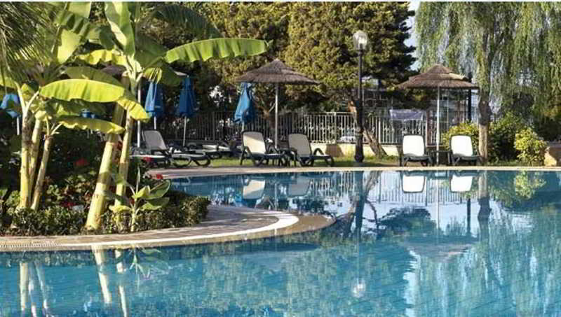 Отель Atlantica Bay - Adults Only Лимасол