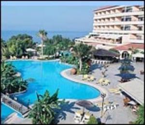 Atlantica Bay - Adults Only Отель Лимасол