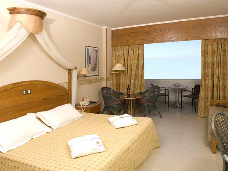 מלון Atlantica Bay - Adults Only לימסול